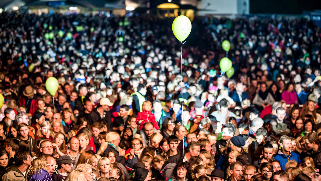 Gute 50.000 haben miteinander Christina Stürmer beim BAYERN 3 Dorffest abgefeiert! © BAYERN 3